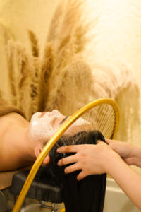 Một buổi chiều thong thả tại Annie Spa, được massage đả thông kinh lạc hay đơn giản là một liệu trình gội đầu dưỡng sinh ấm áp sẽ giúp bạn khởi động lại hệ thống nhẹ nhàng